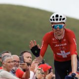 Mauro Schmid (ici lors de la dernière Vuelta) a remporté dimanche la Cadel Evans Great Ocean Race KEYSTONE/EPA EFE/JAVIER LIZON
